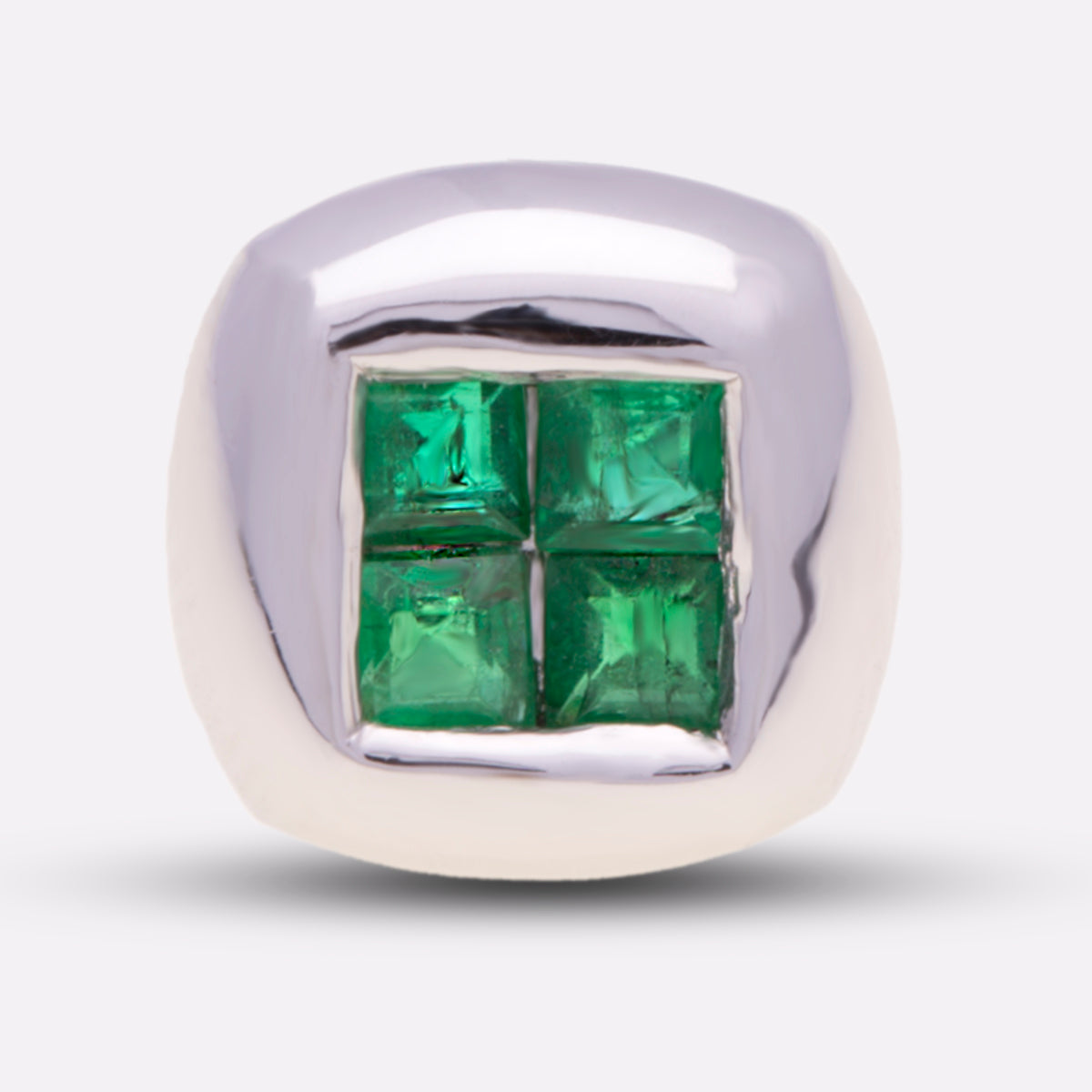 18ct White Gold Emerald Stud Earrings